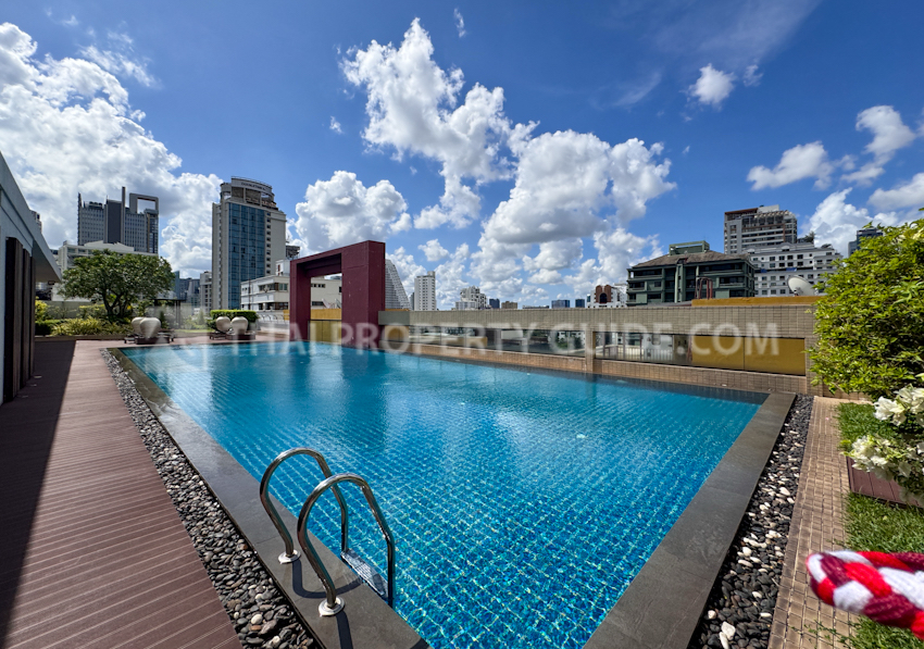 Condominium in Ploenchit 